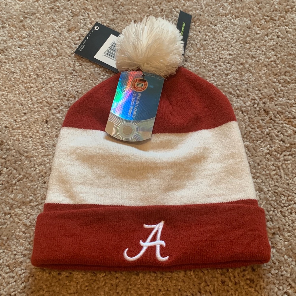 Men’s Nike Cuffed Pom Knit Hat NWT